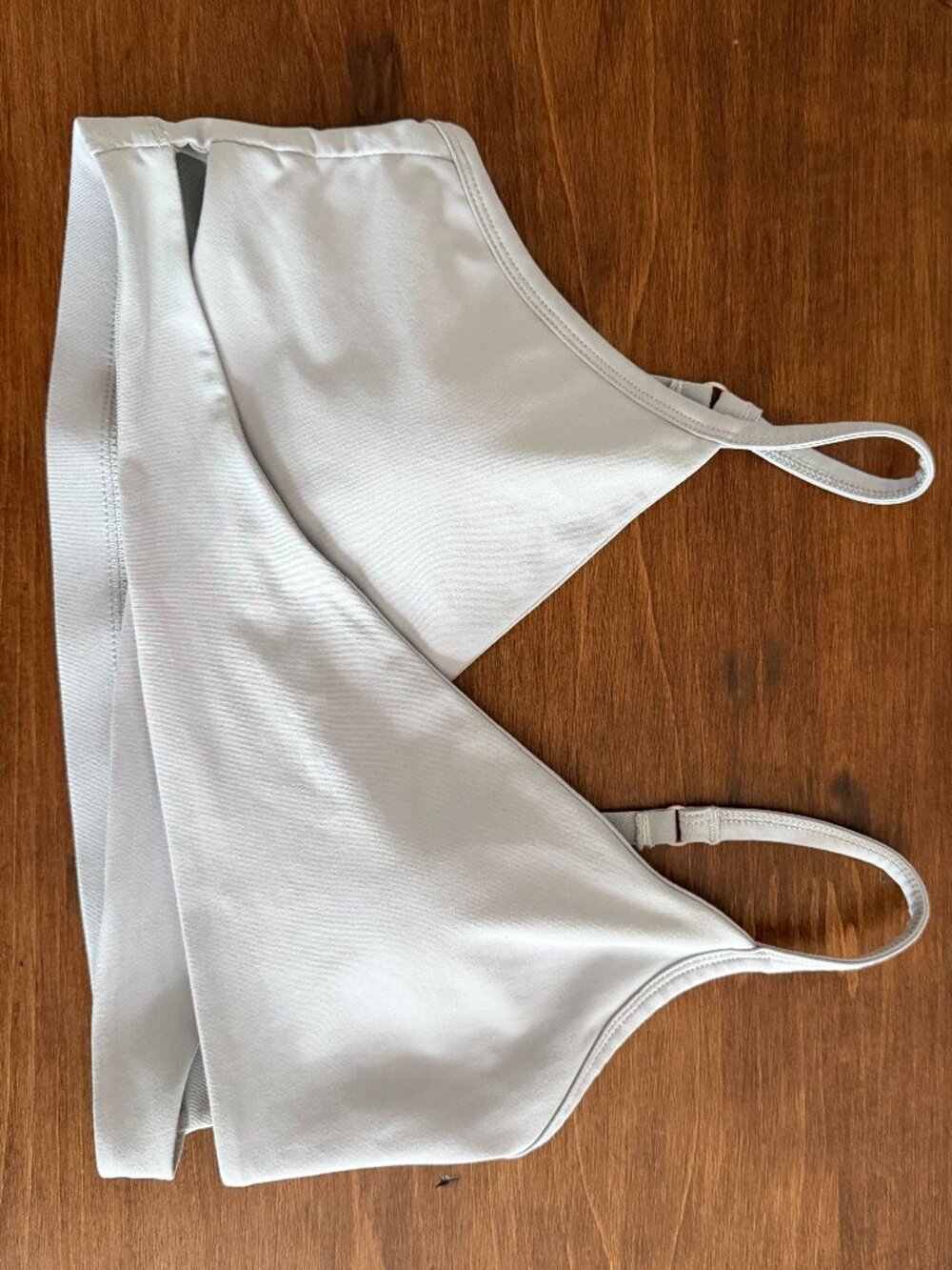 FABLETICS Low Impact Crossover Athletic Sports Bra in Lite Grey Size L